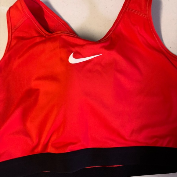 2 new womens XXL Nike sports bras - Picture 3 of 3